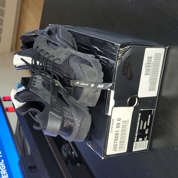 Nike Air Huarache Run QS NYC City Pack Size 9 - Picture 3 of 4